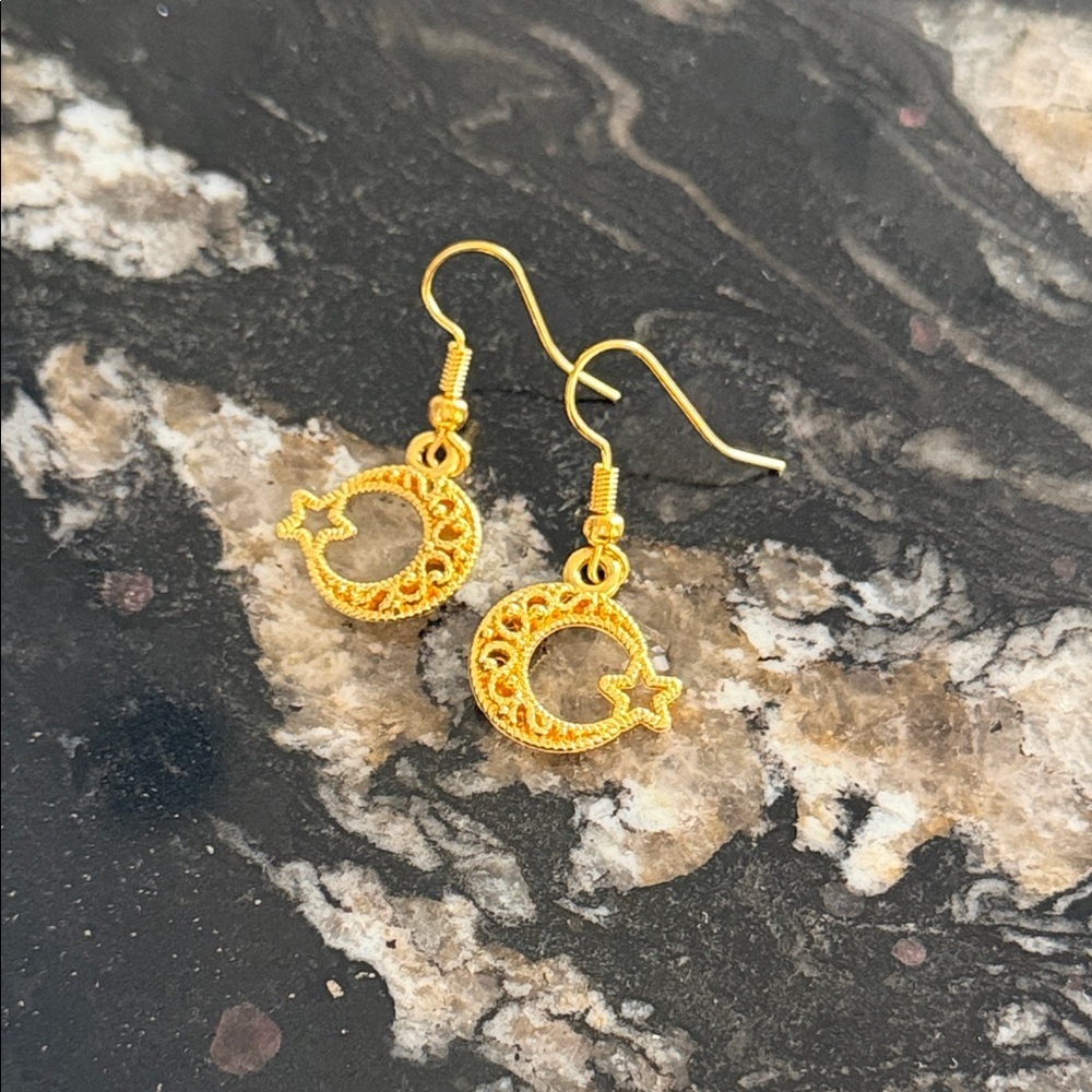Gold Filled 18k Crescent Moon & Star Drop Earrings